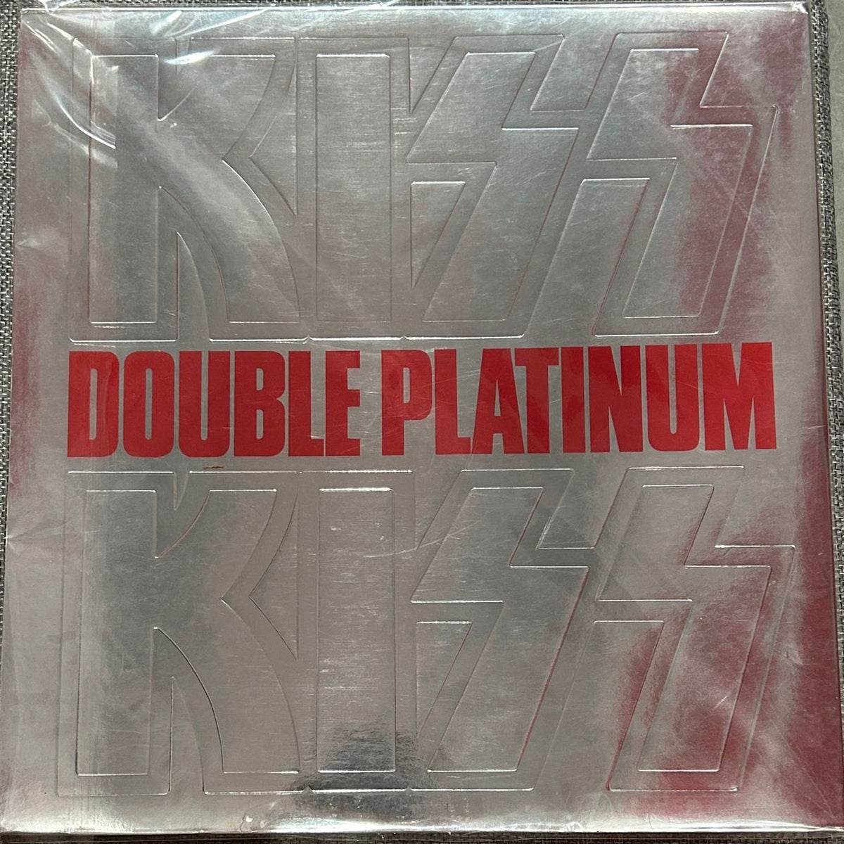 Kiss, Double Platinum (Japan 1st press 2LP) with OBI, platinum award, track list sticker and poster	VIP-	9549/50